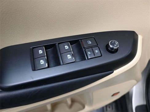 Used 2015 Toyota Highlander Limited image 13