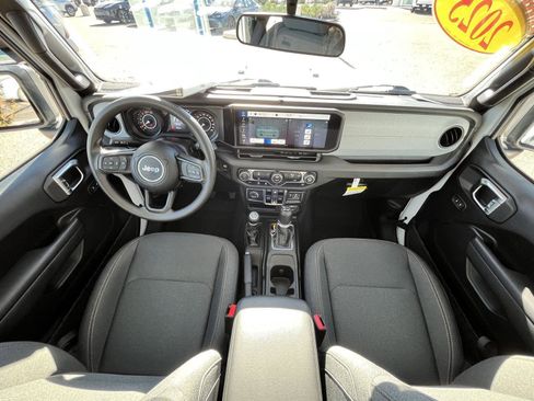 Used 2025 Jeep Wrangler Sport image 23