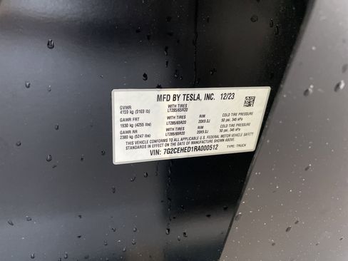 Used 2024 Tesla Cybertruck AWD Crew Cab image 41