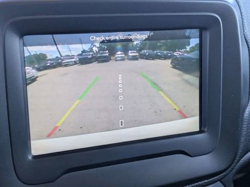 Used 2019 Jeep Renegade Trailhawk AWD/4WD image 18