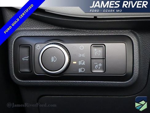 Certified 2025 Ford Explorer Platinum w/ LUX Leather Package image 33