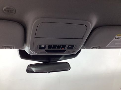 Used 2024 Ford Explorer XLT w/ Equipment Group 202A AWD/4WD image 17