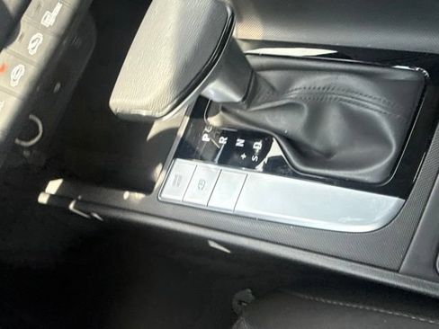 Used 2025 Hyundai Elantra SE w/ Cargo Package FWD image 18