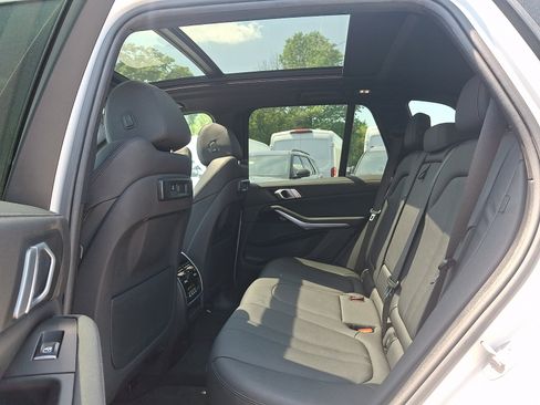 Used 2019 BMW X5 xDrive40i w/ Convenience Package AWD/4WD image 11