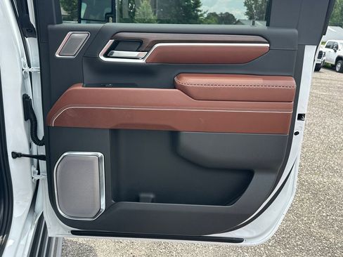 New 2026 GMC Sierra 3500 Denali Ultimate AWD/4WD image 17