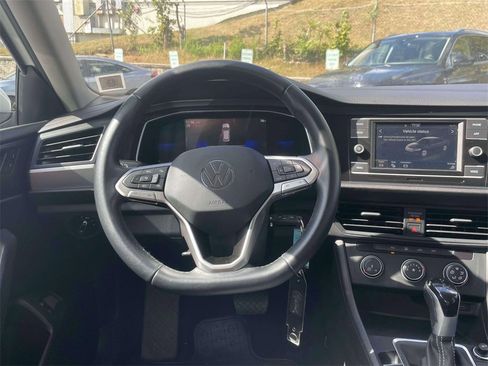 Used 2022 Volkswagen Jetta S image 14