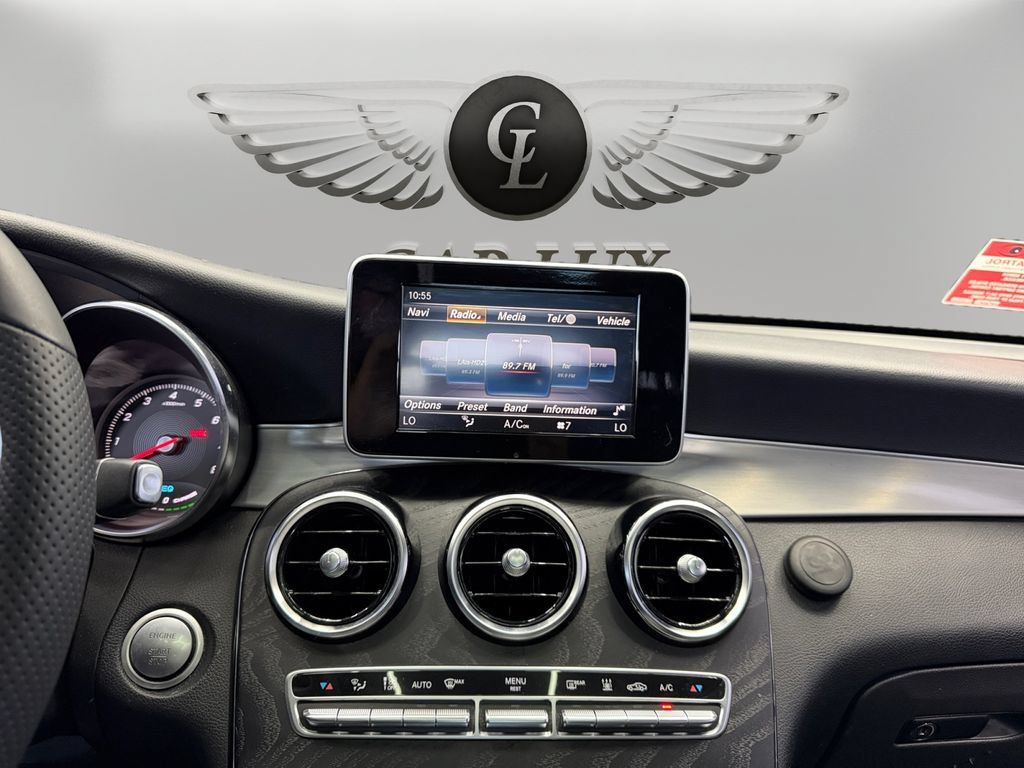 Used 2019 Mercedes-Benz GLC 350e 4MATIC w/ Premium Package image 23