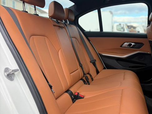 Used 2022 BMW 330i xDrive Sedan w/ Driving Assistance Package image 18