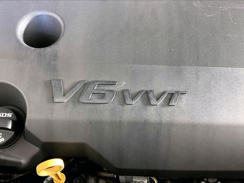 Used 2018 Buick Enclave Essence image 32