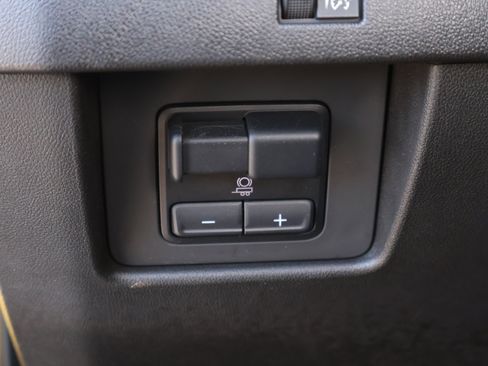 Used 2023 Chevrolet Colorado LT w/ Advanced Trailering Package image 10