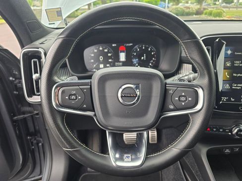 Used 2019 Volvo XC40 T5 R-Design AWD/4WD image 14