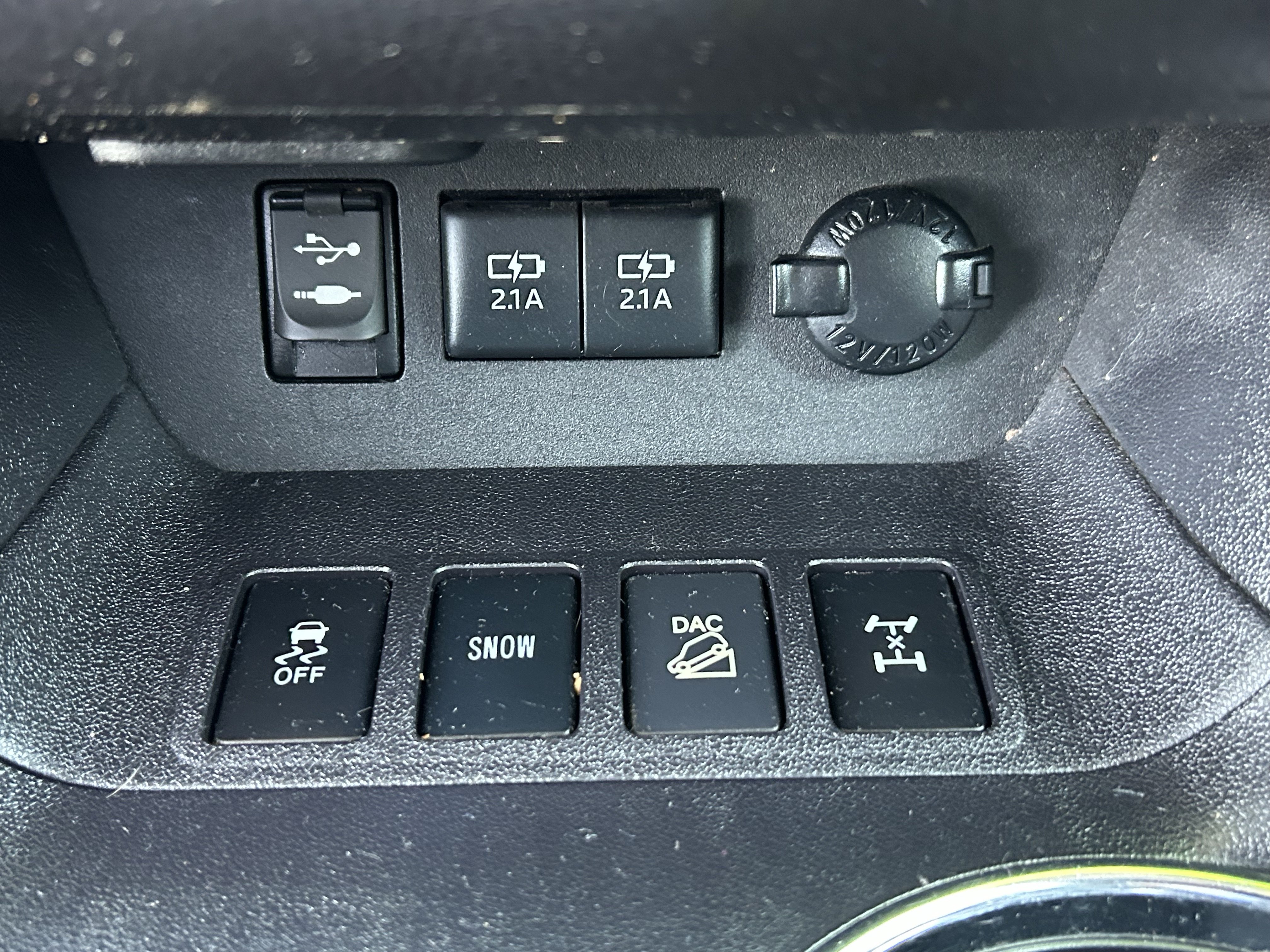 Used 2017 Toyota Highlander Limited w/ Carpet Mat Package AWD/4WD image 26