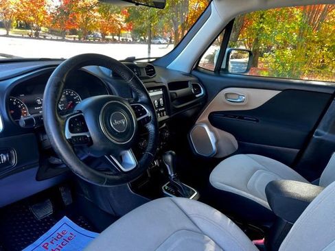 Used 2019 Jeep Renegade Latitude w/ UConnect 8.4 Nav Group image 13