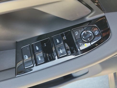 New 2026 BMW 530i w/ Premium Package RWD image 21