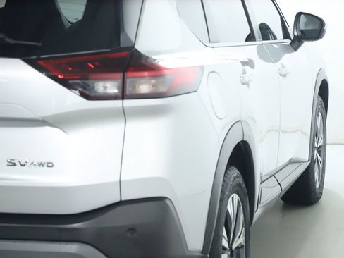 Used 2022 Nissan Rogue SV AWD/4WD image 46