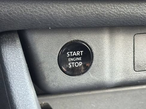 Used 2025 Nissan Rogue SV FWD image 19