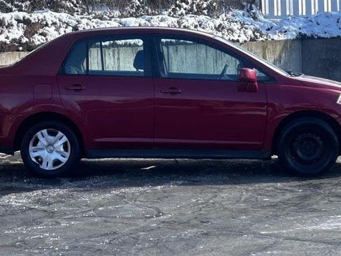 Used 2011 Nissan Versa 1.8 S FWD image 6