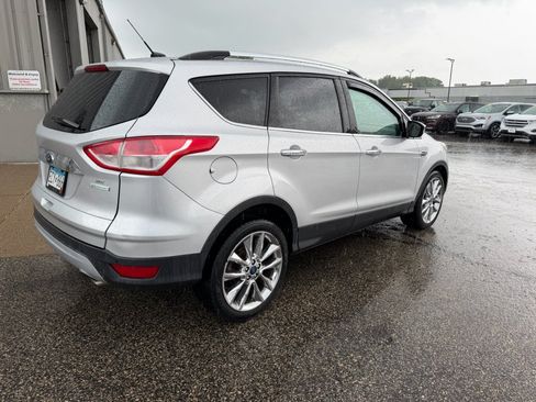 Used 2015 Ford Escape SE w/ SE Chrome Package FWD image 4