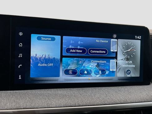 Used 2025 Nissan Kicks SV FWD image 12