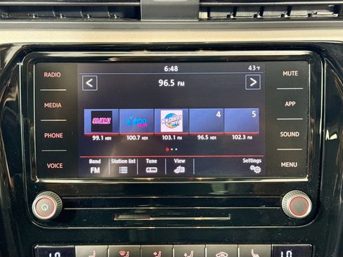 Used 2022 Volkswagen Passat 2.0T SE image 15