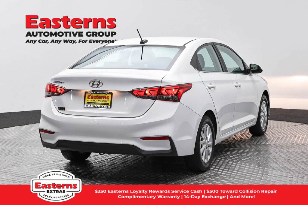 Used 2022 Hyundai Accent SEL FWD image 6