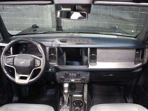 Used 2022 Ford Bronco Outer Banks w/ SASQUATCH PKG w/ Sasquatch Package image 27