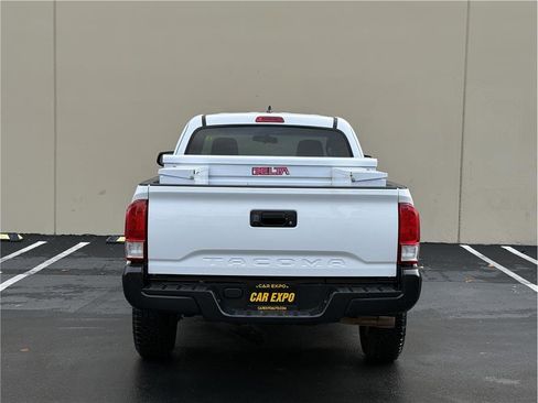 Used 2017 Toyota Tacoma 2WD Access Cab image 5