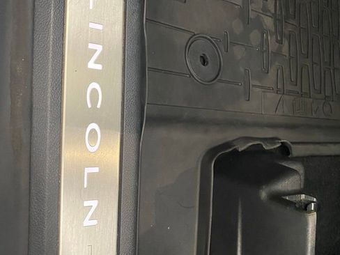 Used 2022 Lincoln Aviator Reserve image 30