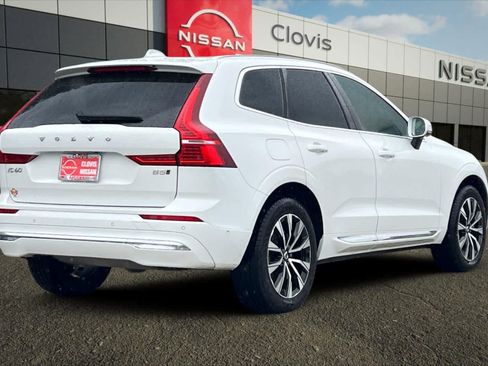 Used 2023 Volvo XC60 B5 Plus image 3