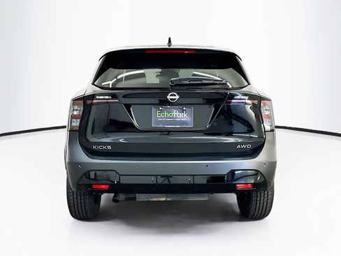 Used 2025 Nissan Kicks SV AWD/4WD image 7