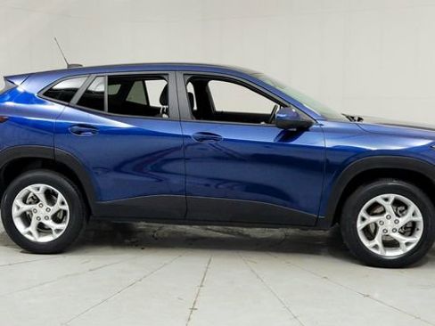 Certified 2024 Chevrolet Trax LS w/ LS Convenience Package image 6