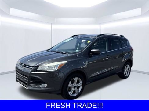 Used 2015 Ford Escape SE w/ Equipment Group 201A AWD/4WD image 2