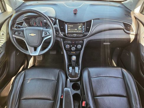 Used 2017 Chevrolet Trax Premier w/ Driver Confidence II Package image 25