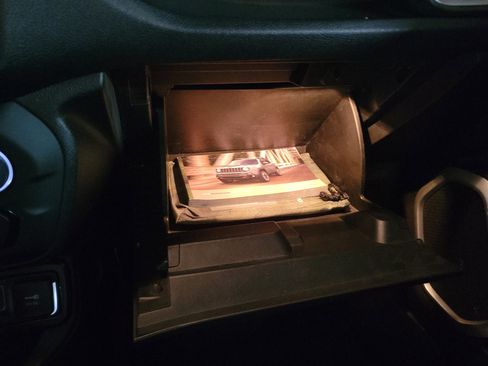 Used 2018 Jeep Renegade Latitude image 30