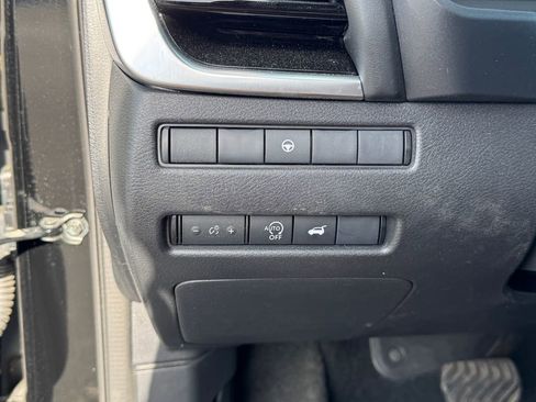 Used 2024 Nissan Rogue SL AWD/4WD image 17