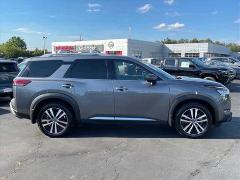 Used 2024 Nissan Pathfinder Platinum w/ Cargo Package FWD image 2