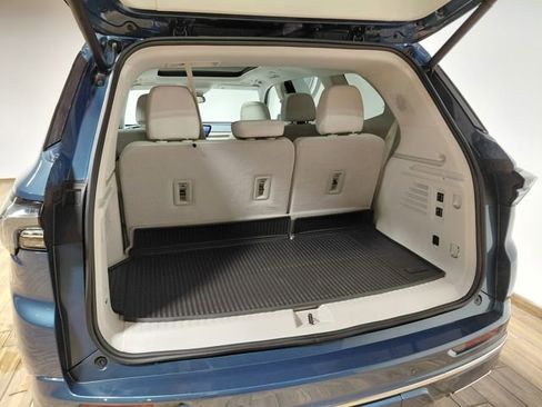 Used 2025 Buick Enclave Avenir w/ LPO, All-Weather Package image 53