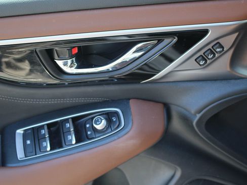 Used 2022 Subaru Outback Touring w/ Popular Package #2 image 16