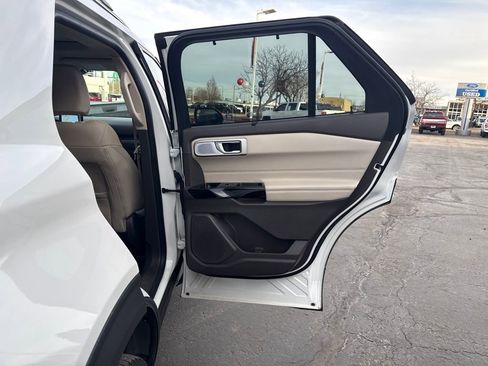 Certified 2023 Ford Explorer Platinum w/ Technology Package image 26