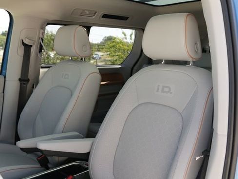 New 2025 Volkswagen ID. Buzz 1st Edition image 11