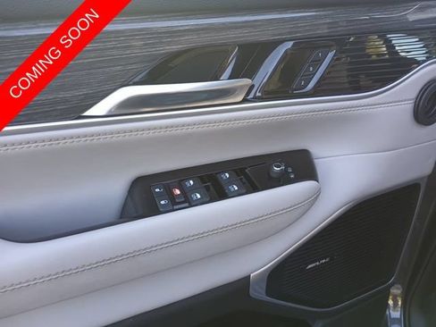 Certified 2022 Jeep Wagoneer Series III w/ Flexible Seating Group AWD/4WD image 11
