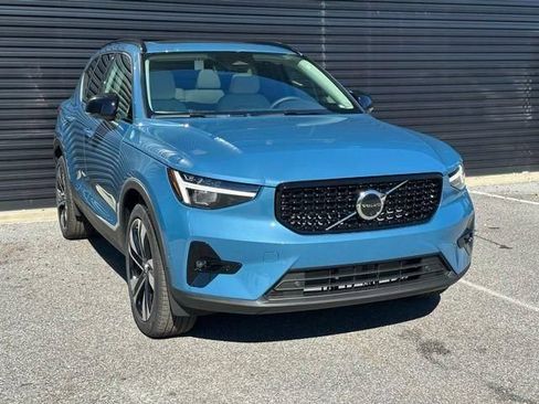 Used 2025 Volvo XC40 B5 Ultra w/ Protection Package AWD/4WD image 6