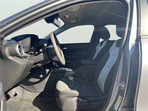 Used 2025 Chevrolet Trax LS w/ LS Convenience Package image 13