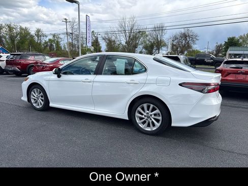 Used 2022 Toyota Camry LE w/ Carpet Mat Package (TMS) FWD image 8