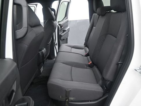 Used 2025 Toyota Tacoma SR5 AWD/4WD image 11