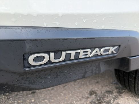 Used 2025 Subaru Outback Limited AWD/4WD image 4
