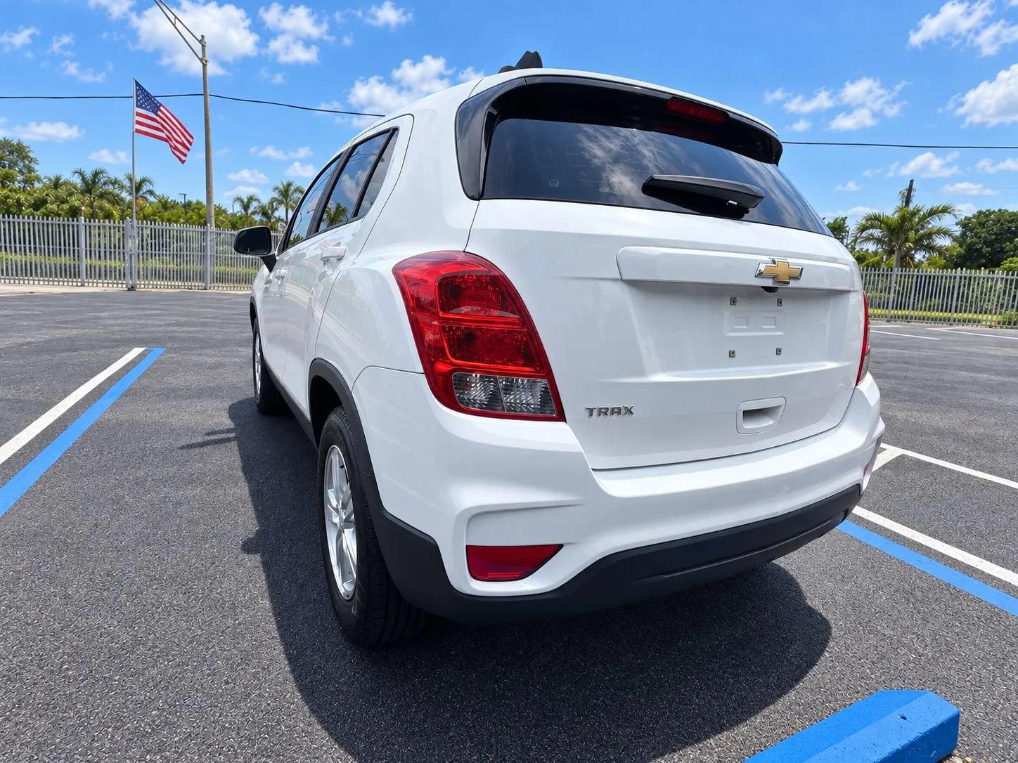 Used 2020 Chevrolet Trax LS w/ Tint and Cruise Package FWD image 7