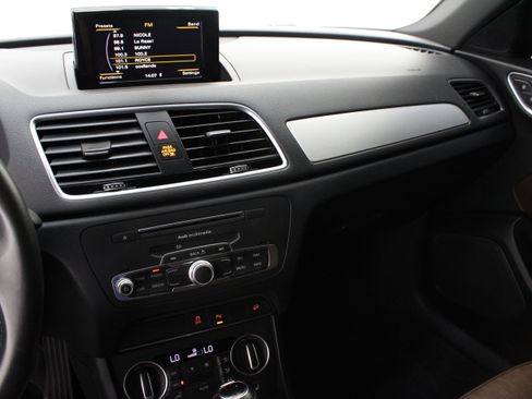 Used 2018 Audi Q3 2.0T Premium FWD image 16