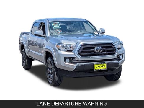 Used 2023 Toyota Tacoma SR5 RWD image 2