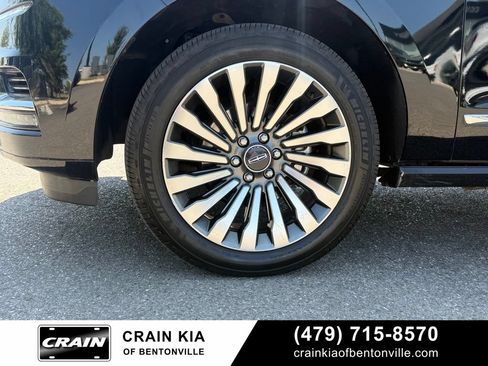 Used 2018 Lincoln Navigator L Reserve AWD/4WD image 36